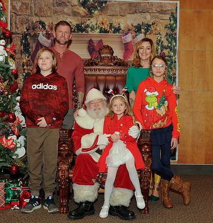 12-13-2025 Cupcakes with Santa17561