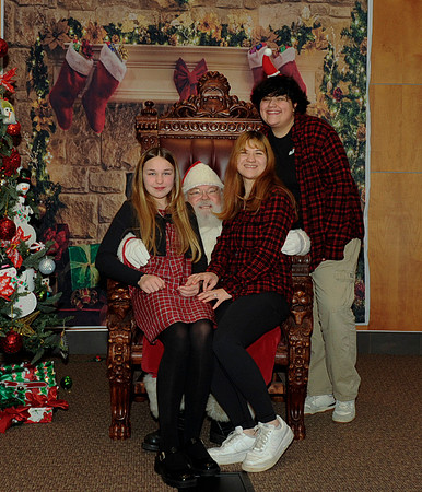 12-13-2025 Cupcakes with Santa17565