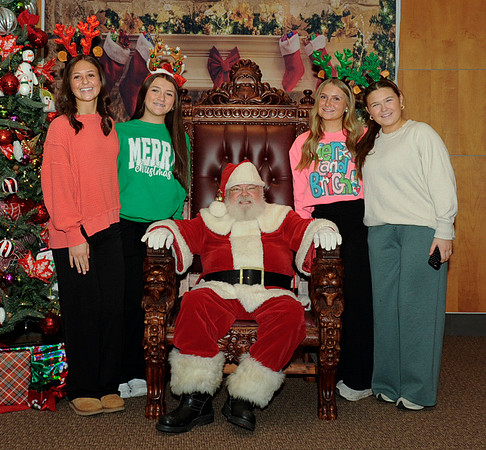 12-13-2025 Cupcakes with Santa17603