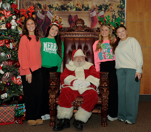12-13-2025 Cupcakes with Santa17604