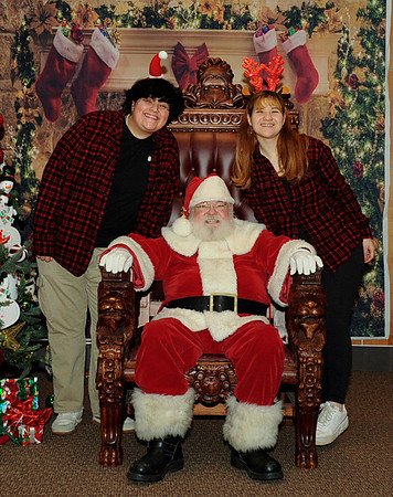 12-13-2025 Cupcakes with Santa17610