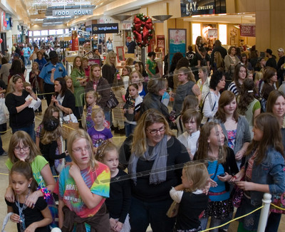 11-19-2011 Kentucky Oaks Mall _25