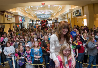 11-19-2011 Kentucky Oaks Mall _22
