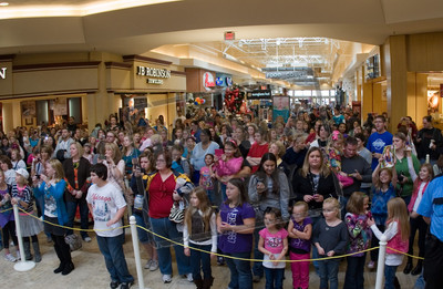 11-19-2011 Kentucky Oaks Mall _10