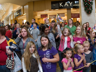 11-19-2011 Kentucky Oaks Mall _13
