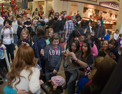 11-19-2011 Kentucky Oaks Mall _18