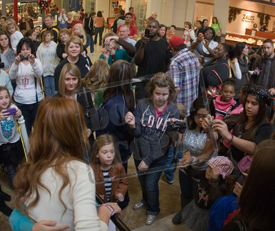 11-19-2011 Kentucky Oaks Mall _17