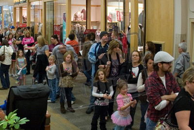 11-19-2011 Kentucky Oaks Mall _37